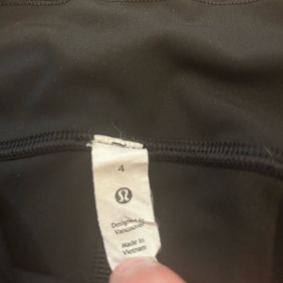 Lululemon wunder unders with pockets and detailing on side ankle - Picture 4 of 4